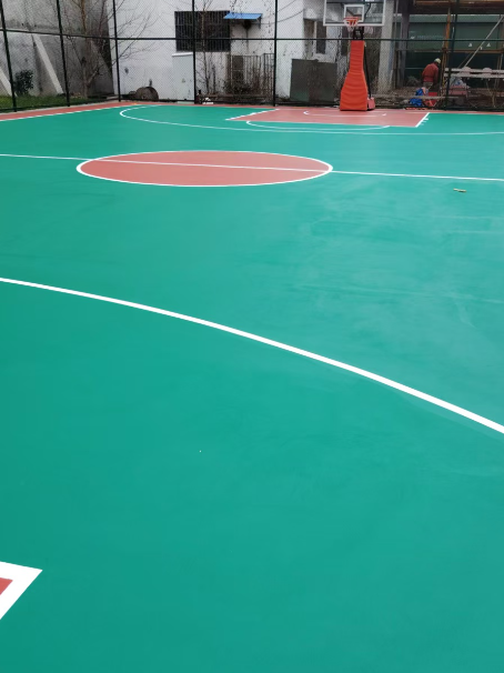 鄂州 球场长期使用易出现地面开裂